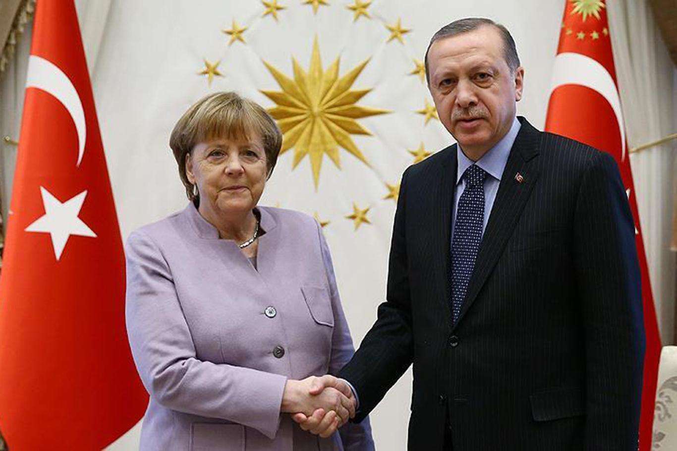 Cumhurbaşkanı Erdoğan Merkel ile görüştü Cumhurbaşkanı Erdoğan Merkel ile görüştü